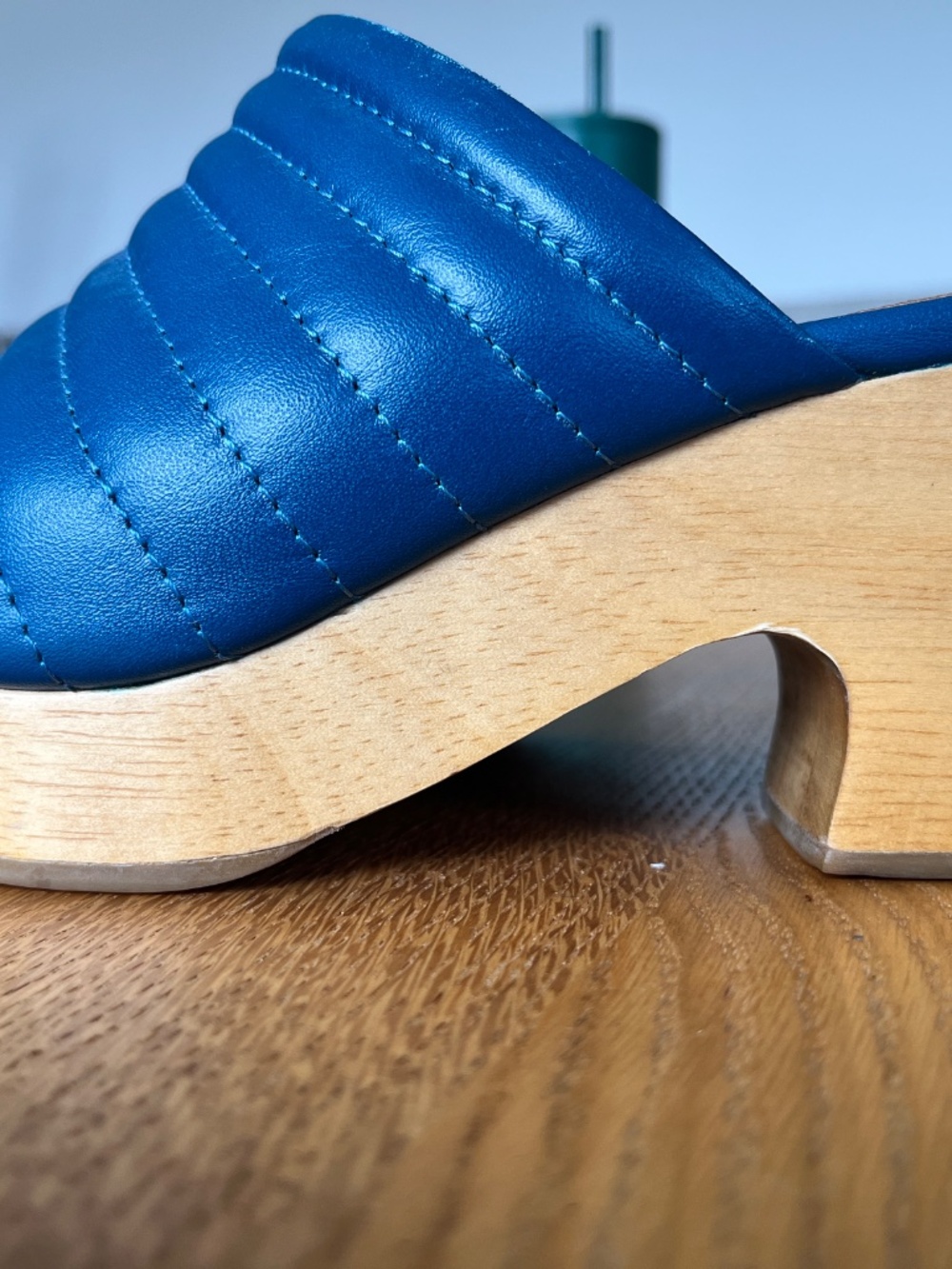 Beklina Ribbed Clogs, Size 7.5 - Picture 5 of 16